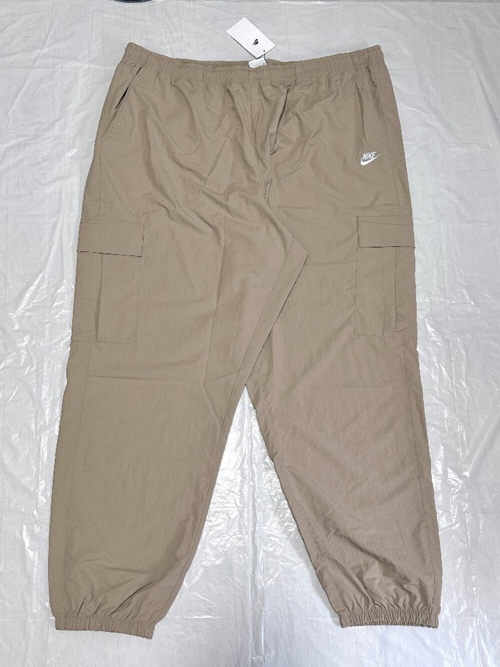 Nike Sportswear Club Woven Tapered Cargo Pants Men's 2XL Beige Nylon HJ1990-297